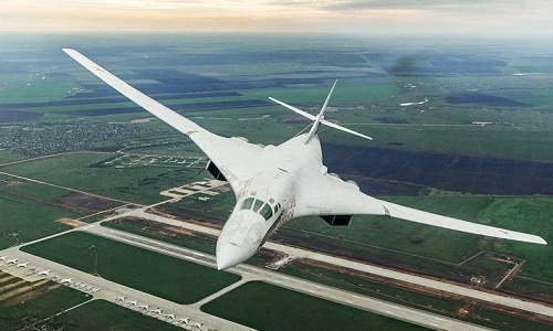 Oanh tạc cơ Tu-160M2 mạnh nhất của Nga xuất hiện ở nơi không ngờ tới 