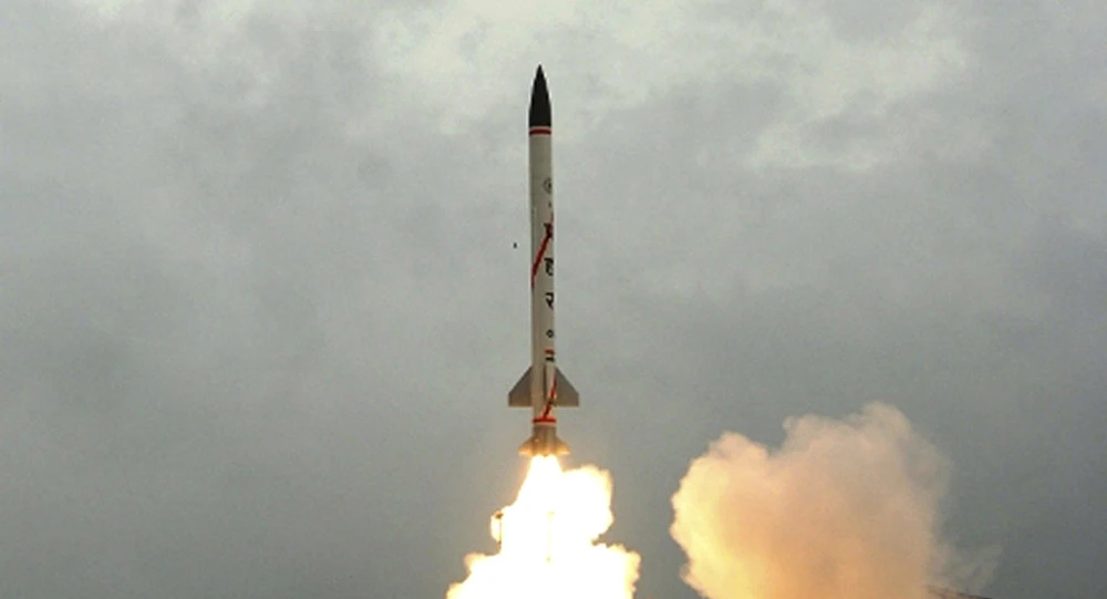 Ấn Độ thử tên lửa đạn đạo mới, Pakistan lo sốt vó