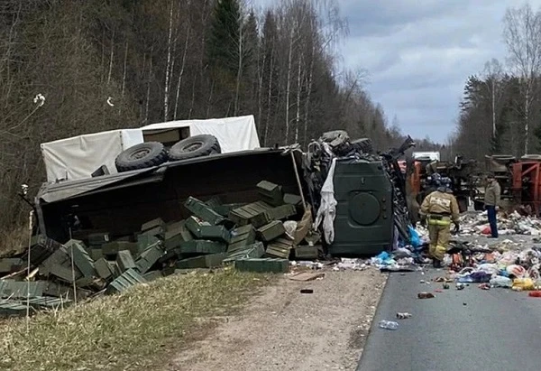 Xe chở đạn của quân đội Nga gặp tai nạn thảm khốc, thiệt hại nặng nề