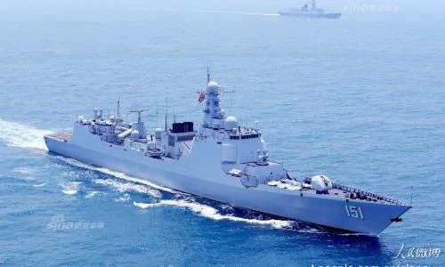 Phát thèm dàn vũ khí trên tàu Trung Quốc vừa thăm TP HCM