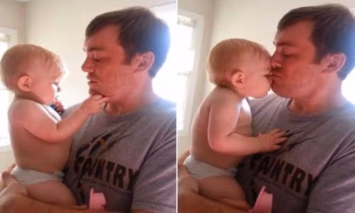 Cười lăn lộn với phản ứng của bé khi bố cạo râu