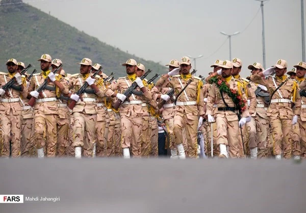 Iran duyệt binh quy mô kỷ niệm 40 năm Cách mạng Hồi giáo