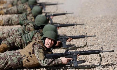 Bất ngờ trong trại huấn luyện nữ quân nhân Afghanistan