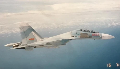 Hình ảnh tiêm kích Su-27 của Không quân Việt Nam những ngày còn "bỡ ngỡ"