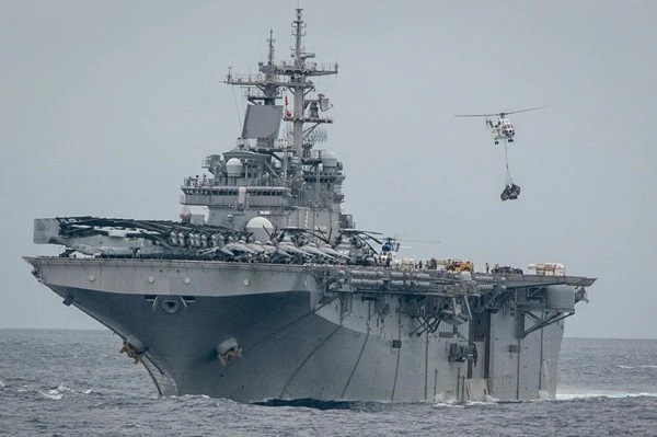 Tàu đổ bộ tấn công USS Boxer của Mỹ có thủy thủ dương tính Covid-19