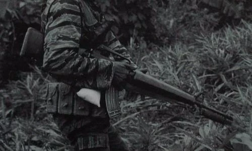 Tại sao Mỹ dùng băng đạn AK-47 cho M16 trong CT Việt Nam?