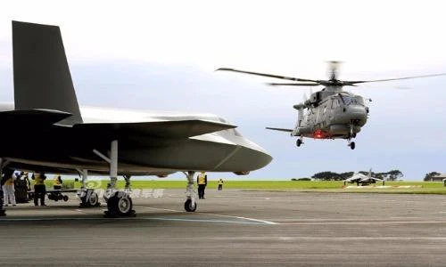 Kỳ công: Anh dựng mô hình tiêm kích F-35B huấn luyện