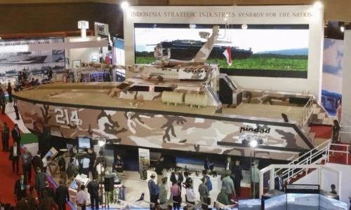 Đáng sợ tàu cao tốc gắn "pháo hạm" của Indonesia