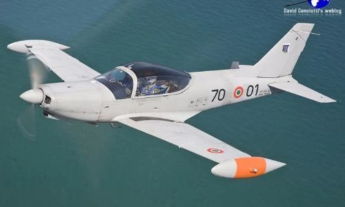 Cận cảnh máy bay ném bom nhầm Quân đội Philippines ở Marawi