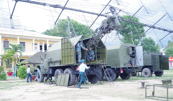 Radar "mắt thần" PM-18 hiện đại nhất Việt Nam canh giữ biển đảo