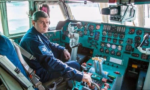 Nội thất máy bay cảnh báo sớm A50U Nga gây bất ngờ