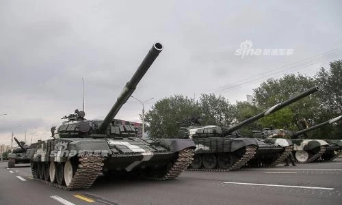 Hoành tráng không kém Nga duyệt binh của Belarus