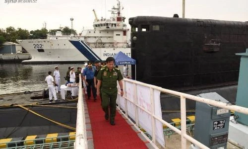 Myanmar theo chân Việt Nam mua tàu ngầm Kilo tối tân?