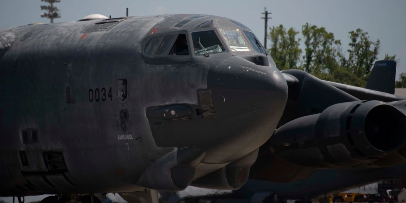 Choáng cách Mỹ “hồi sinh” máy bay B-52 đã hơn 60 tuổi