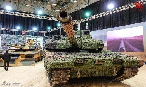 Hầm hố mà cực độc “áo” của siêu tăng Altay TNK