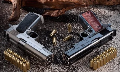 Sức mạnh khủng khiếp của khẩu súng ngắn M1911 hai nòng
