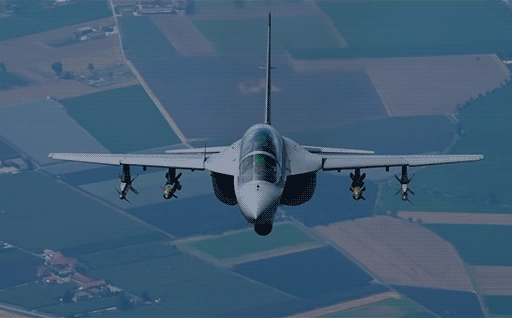 Chiến đấu cơ nào thách thức "ngôi vương" của Yak-130?