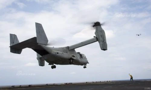 Vừa tới Philippines, tàu đổ bộ Mỹ đã tập trận rầm rộ