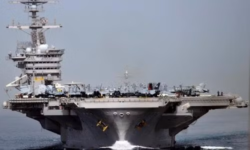 Sức mạnh vượt trội của tàu sân bay vừa đến Biển Đông