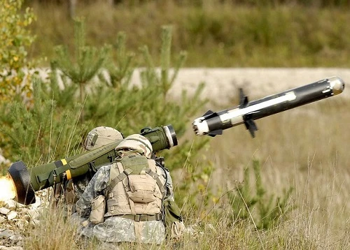 "Chê ỏng chê eo", Ukraine vẫn mua thêm một dàn tên lửa chống tăng Javelin từ Mỹ