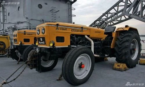 Cười vỡ bụng phương tiên đặc biệt trên tàu sân bay