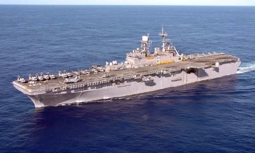 Ảnh siêu tàu đổ bộ Mỹ hùng hổ áp sát Triều Tiên