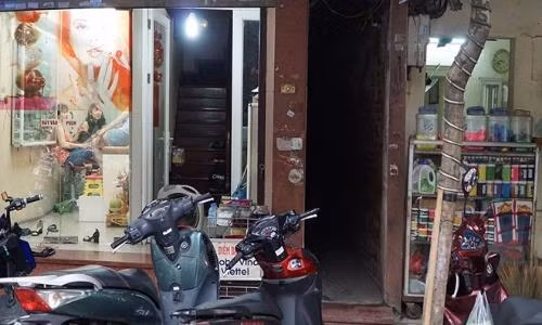 Cuộc sống bít bùng trong con ngõ hẹp nhất Hà Nội 