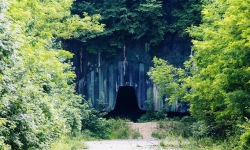 Khám phá căn cứ không quân bí hiểm nhất thế giới