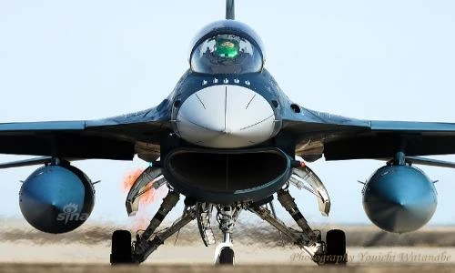 Đắt khủng khiếp máy bay chiến đấu F-2 của Nhật Bản