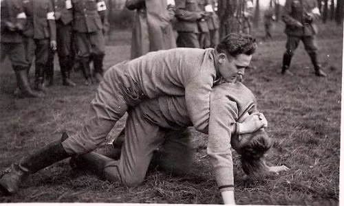 Cận chiến trong CTTG 2: Khi súng ống trở nên bất lực