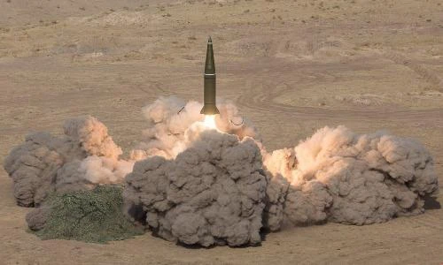 Nga mang tên lửa Iskander-M đi tập trận, NATO đứng ngồi không yên