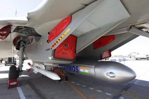 Tên lửa BrahMos phiên bản phóng từ Su-30MKI mới là thứ Việt Nam đang cần!