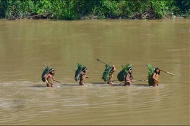 Hình ảnh chưa từng thấy về bộ lạc bí ẩn giữa rừng Amazon