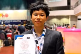 Huy chương Vàng IPhO Nguyễn Thế Quân, từ thất bại đến đỉnh cao thế giới