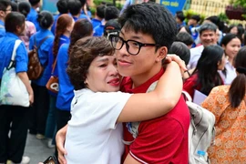 Con trượt lớp 10- hãy luôn ở bên con, nhất là khi thất bại