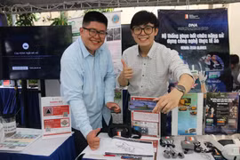 "Xuyên không" vào bài giảng nhờ công nghệ AR