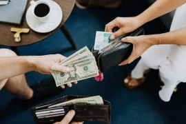 EQ cao không nỡ nói “không”, vẫn từ chối vay tiền cực khéo
