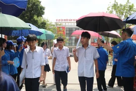 Đề môn Toán vào lớp 10 Hà Nội dễ, thí sinh tự tin "thủ khoa"