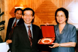 GS Vũ Đình Cự- nhà khoa học 'mổ phanh' bom 'Kẻ hủy diệt' của Mỹ