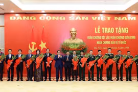 GS.VS. Châu Văn Minh được trao tặng Huân chương Độc lập