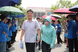 Đề thi tiếng Anh vào 10 dễ bất ngờ, có thí sinh chỉ làm 10 phút