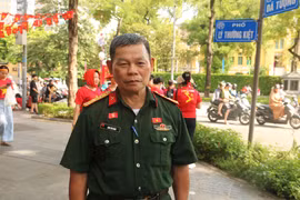 Cựu chiến binh xúc động khi thấy thế hệ trẻ tiếp bước cha anh