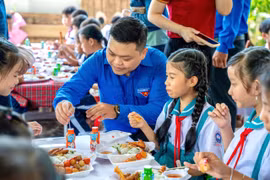 Cán bộ trẻ đứng sau loạt sáng kiến khởi nghiệp và dự án cộng đồng tiền tỷ