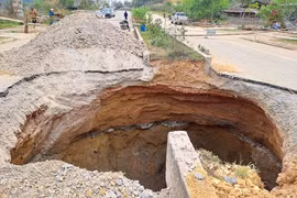 Xuất hiện 7 hố sụt ở Bắc Kạn, chuyên gia khuyến cáo an toàn