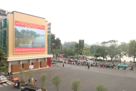 Trái lại, không gian thoáng, rộng, và là địa điểm có thể tổ chức sự kiện lý tưởng với màn hình LED to.