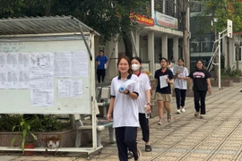 Thí sinh kêu đề tiếng Anh khó, IELTS 7.5 cũng chật vật