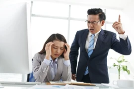 Bí quyết ứng xử EQ cao khi sếp mắng, ghi điểm ngoài mong đợi