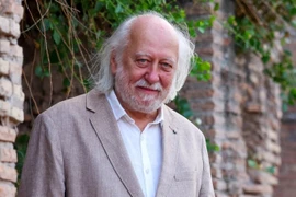 Nobel Văn chương 2025 vinh danh bậc thầy sử thi Trung Âu