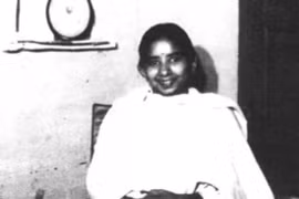 Cô bé 4 tuổi nhớ như in tiền kiếp, tự tìm về chồng con