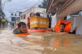 Bác sĩ chỉ kỹ năng sinh tồn sống sót trong mùa lũ